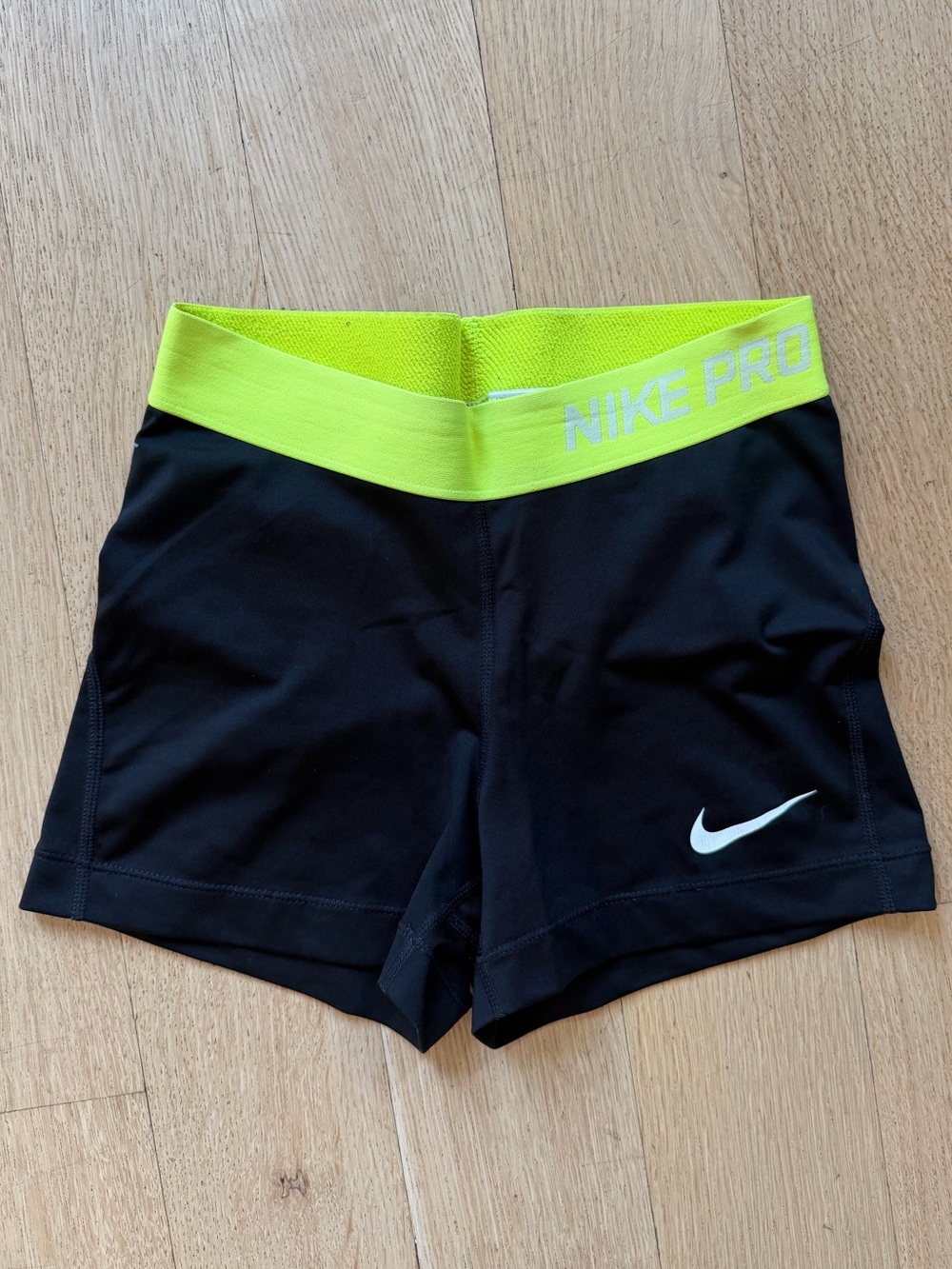 NIKE PRO dry-fit 3” shorts black / volt size small
